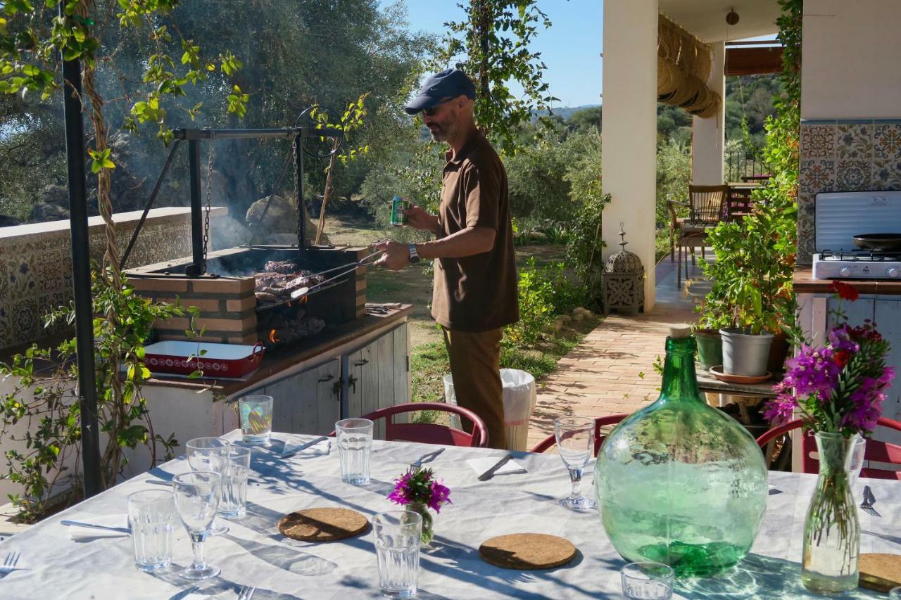 Almoharin Flores Amarillas B&B מראה חיצוני תמונה